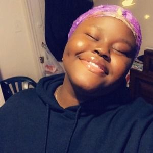 Meet your Posher, Riana